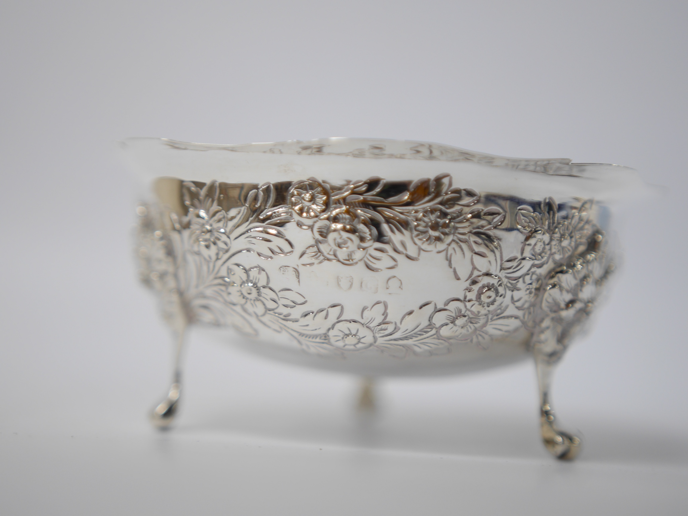 A modern silver octagonal sugar castor by Broadway & Co, Birmingham, 1992, 16.9cm and a silver sugar bowl, 8.3oz. Condition - fair to good